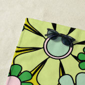 Groovy Retro Garden 60s 70s Floral Pattern Strandlaken (In situ)
