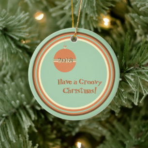 Groovy Retro Kerst met Ornament en Datum