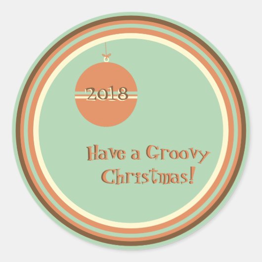Groovy Retro Kerst met Ornament en Datum Ronde Sticker (Voorkant)