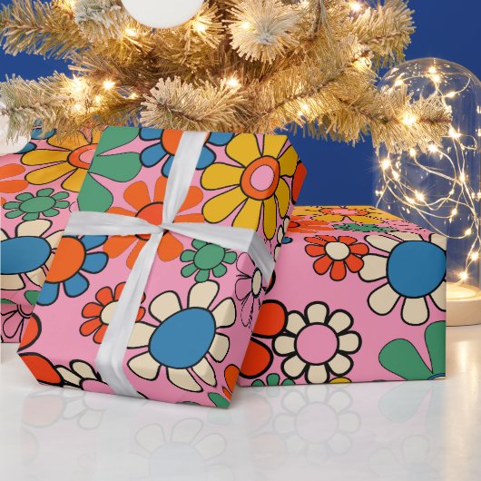 Groovy Retro Kleurrijke jaren 60 70 Bloemenpatroon Cadeaupapier (Feestdagen)