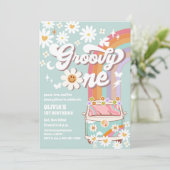 Groovy Retro Madeliefje 1e Verjaardagsuitnodiging Kaart (Staand voorkant)