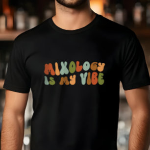 Groovy Retro Mixology is mijn vibe, een mixoloog T-shirt
