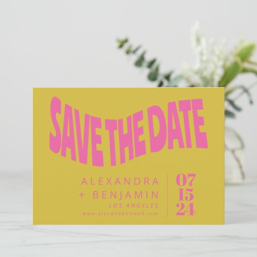 Groovy Retro Mod Unieke Roze Gele Foto Save The Date (Staand voorkant)