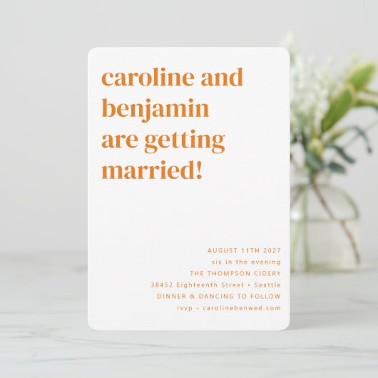 Groovy Retro Oranje bloemen in één bruiloft Kaart (Staand voorkant)