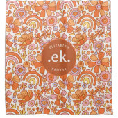Groovy Retro Oranje Bloemen Monogram Douchegordijn (Voorkant)