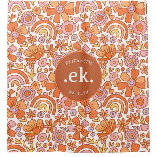 Groovy Retro Oranje Bloemen Monogram Douchegordijn (Voorkant)
