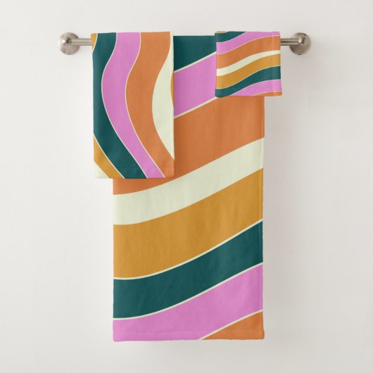 Groovy Retro Pink en Green Wavy Lines Bad Handdoek (Insitu)