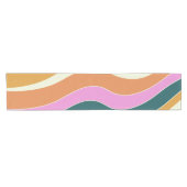 Groovy Retro Pink en Green Wavy Lines Korte Tafelloper (Horizontaal)