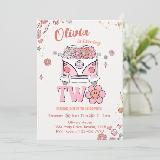 Groovy Retro Roze Bloemen 2e Verjaardag Uitnodigin Kaart (Staand voorkant)