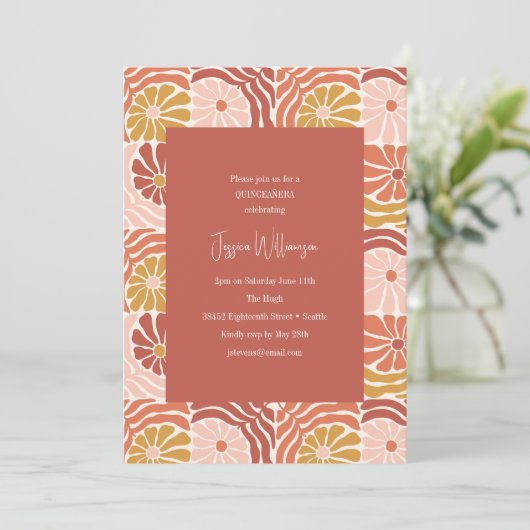 Groovy Retro Roze Rust Bloemen Schattige QUINCEAÑE Kaart (Staand voorkant)