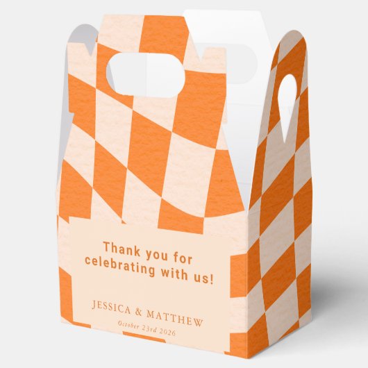 Groovy Retro Sinaasappel Check Bruiloft Custom Bed Bedankdoosjes (Geopend)