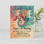 Groovy Retro Tie Dye Verjaardag Uitnodiging (Staand voorkant)