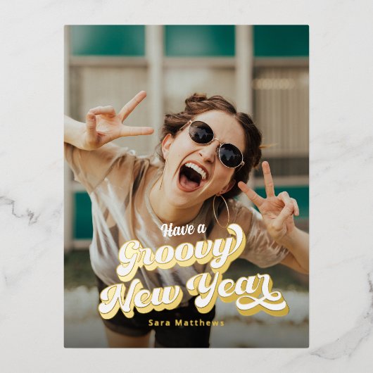 Groovy Retro Typografie Happy Nieuwjaar Folie Feestdagen Briefkaart (Voorkant)