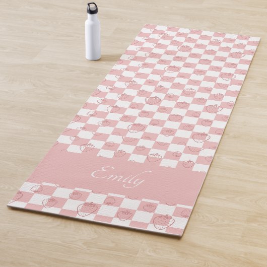 Groovy roze aardbeiencheckbord, Y2K 90s Yogamat (In situ)