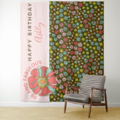 Groovy Roze Bloemige Verjaardagsfotobackdrop Wandkleed (In situ)