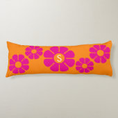 Groovy Roze Daisy met Aangepast Sinaasappel Monogr Lichaamskussen