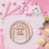 Groovy Seven is een vibe daisy regenboog 7e verjaa Papieren Bordje (Feest)