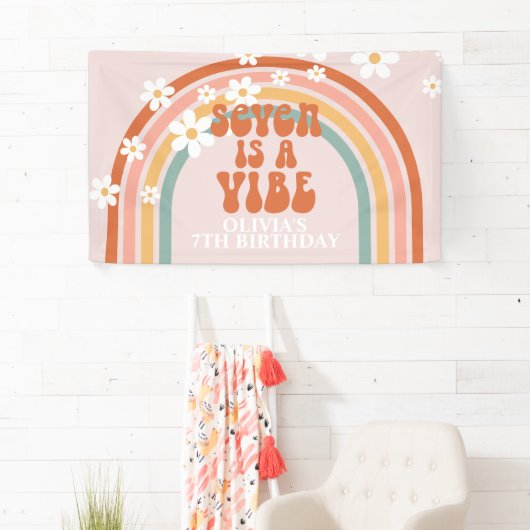 Groovy Seven is een Vibe Rainbow Daisy 7th Verjaar Spandoek (Insitu)