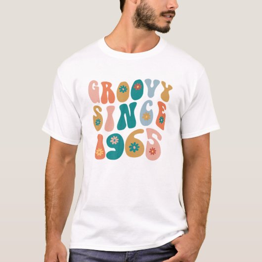 Groovy sinds 1965 57th Birthday Hippie Style 57 Ye T-shirt (Voorkant)