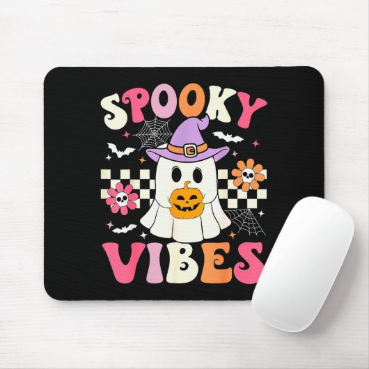 Groovy Soky Vibes Retro Ghost Holding Pumpkin Hall Muismat (Met muis)