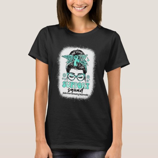 Groovy Support Squad Messy Bun Addiction Recovery T-shirt (Voorkant)