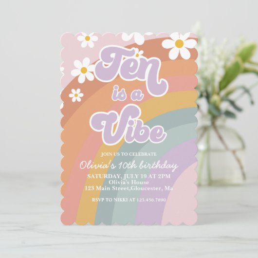 Groovy Ten is een vibe Retro Rainbow 10th Birthday Kaart (Staand voorkant)