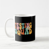 Groovy Testing Squad Test Dag Motivatie Leraar Koffiemok (Links)