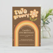 Groovy twee boho daisy regenboog verjaardag kaart (Staand voorkant)