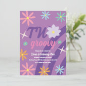 Groovy Two Floral First Birthday Retro Paars Invi Kaart (Staand voorkant)