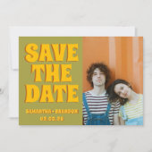 Groovy vet groen geel rood funky save the date (Voorkant)