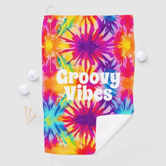 Groovy Vibes Tie Dye Golfhanddoek (Insitu)