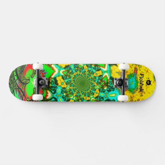 Groovy Yellow Green Abstract Futuristic spiral Persoonlijk Skateboard (Horizontaal)