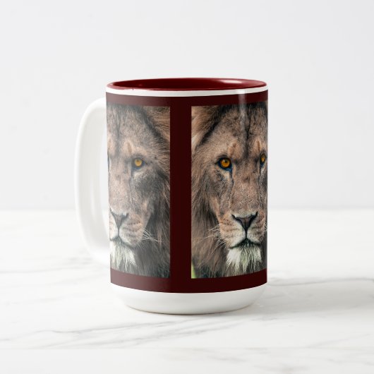 Grote Afrikaanse Leeuw hoofd oogcontact close up m Tweekleurige Koffiemok (Voorkant links)