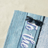 Grote badhanddoek aan de strand (In situ)