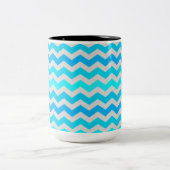 Grote blauwe en aqua chevron gestreepte mok (Center)