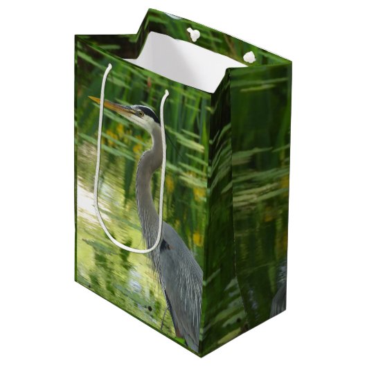 Grote blauwe haron in vijver - groen medium cadeauzakje (Voorkant Gekanteld)