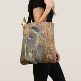 Grote Blauwe Heron in een Gebied van Golden Reeds Tote Bag