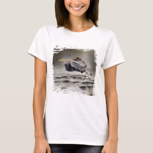 Grote Blauwe Reiger Die over het Water Danst Natuu T-shirt