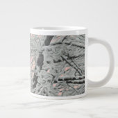 Grote boom in de sneeuw koffiekop (Rechts)