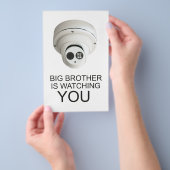 Grote broer kijkt naar je flyer (Hand)