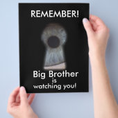 Grote broer kijkt naar je flyer (Hand)