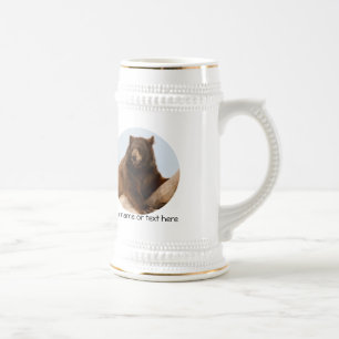 Grote Bruin draagt Bierpul