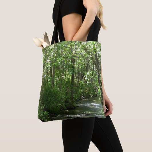 Grote Creek in de zomertijd..... Tote Bag (Dichtbij)