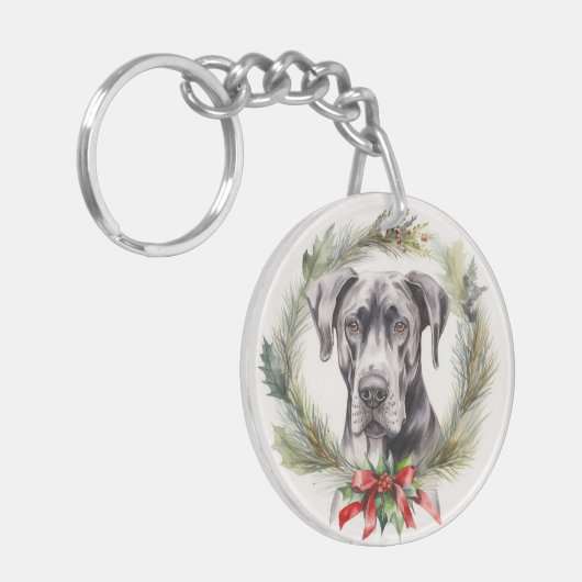 Grote Deen Kerstkrans Feestelijke Pup Sleutelhanger (Voorkant Links)