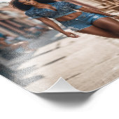 Grote Dijen Zwart Meisje in Fancy Denim Wandelen Foto Afdruk (Hoek)