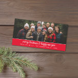 Grote familiefoto panoramisch - minimaal - rood feestdagenkaart<br><div class="desc">rood Plaid Pattern op de achterkant - Een eenvoudige,  minimalistische vakantiegroet met een plaats voor een grote groepsfoto of een panoramische foto. Minimaal ontwerp met een moderne kalligrafie.</div>