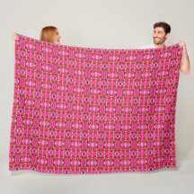 Grote fleece deken roze pioenrozen patroon.