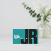 Grote gedurfde initialen bedekken blauw visitekaartje (Staand voorkant)