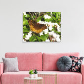 Grote gespikkelde parelmoervlinder op berglaurier canvas afdruk (Insitu (Woonkamer))