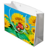 Grote glanzende geschenkzak slaperig lieveheersbee groot cadeauzakje (Achterkant Gekanteld)